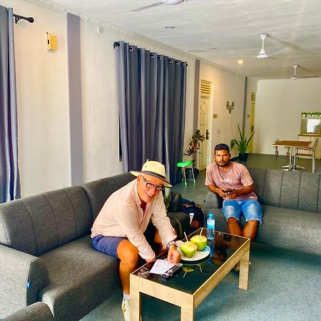 Clove Beach Addu City Esterno foto